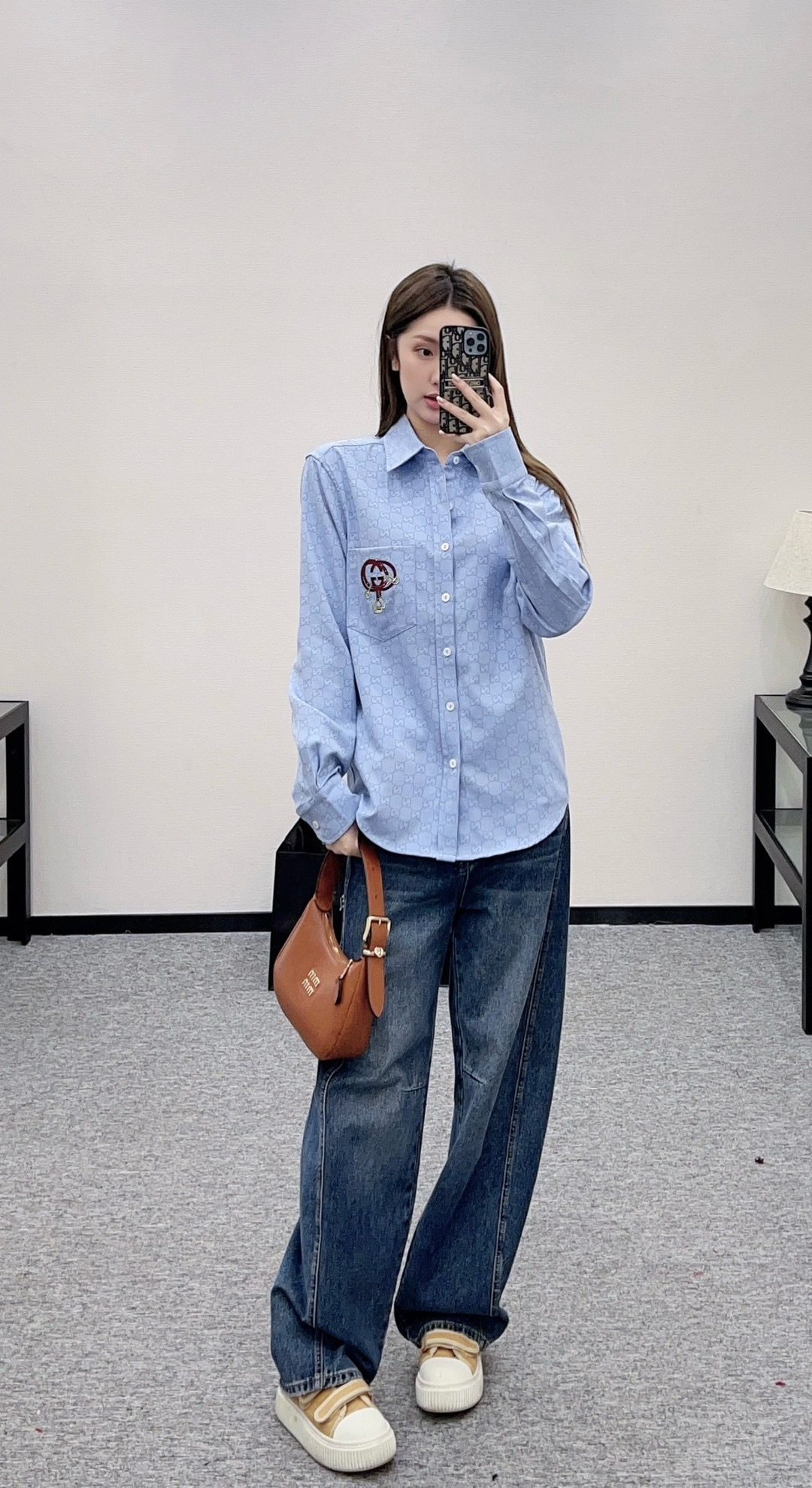 NO:697113,,,19860909,,,Women's clothing