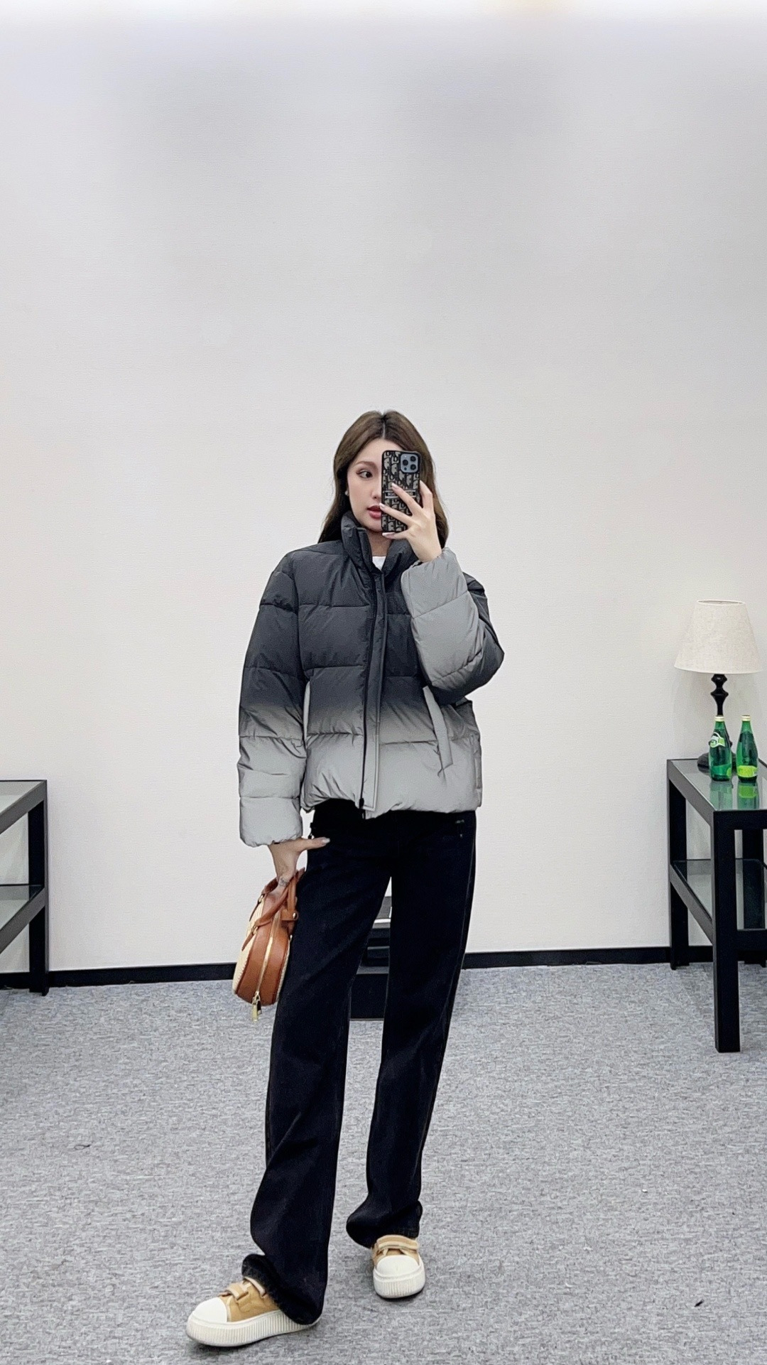 NO:697102,,,19860909,,,Women's clothing