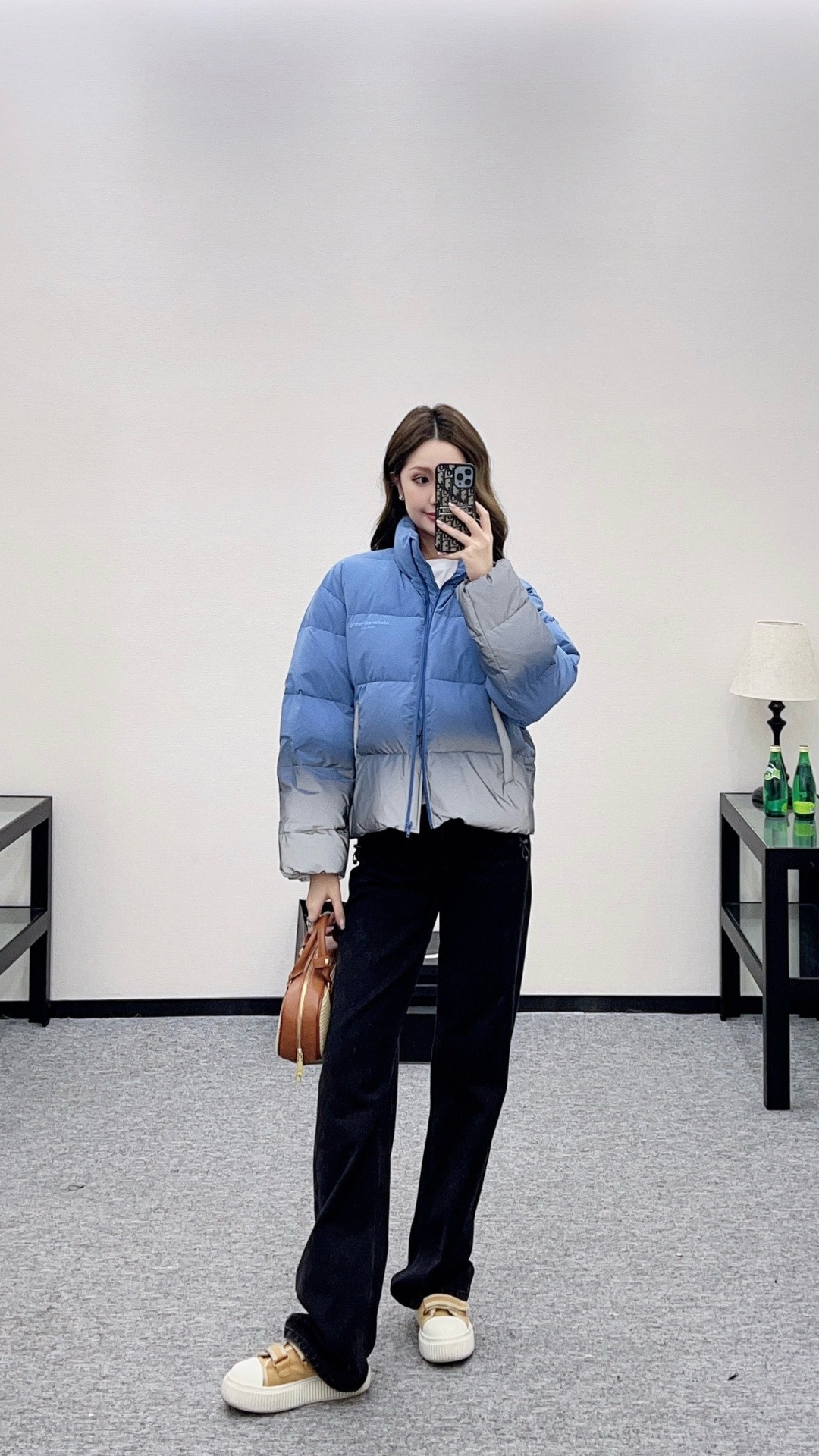 NO:697118,,,19860909,,,Women's clothing