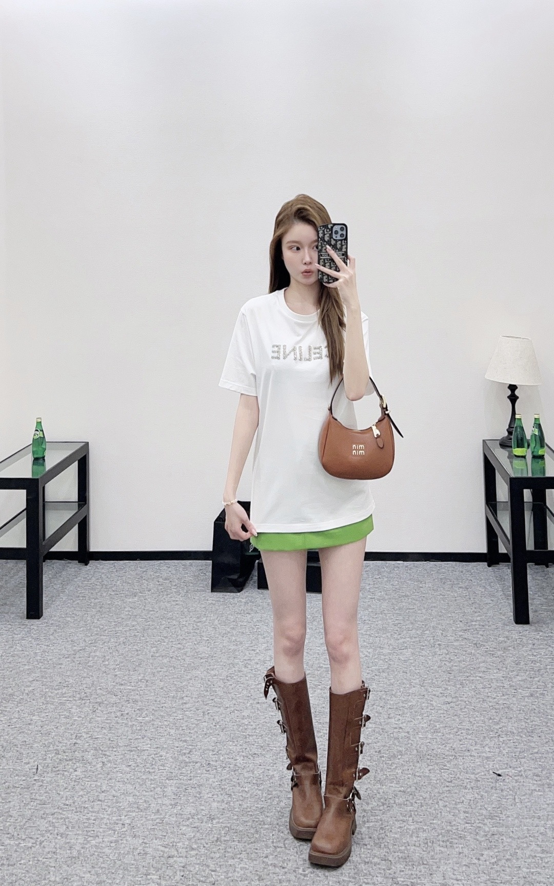 NO:697111,,,19860909,,,Women's clothing