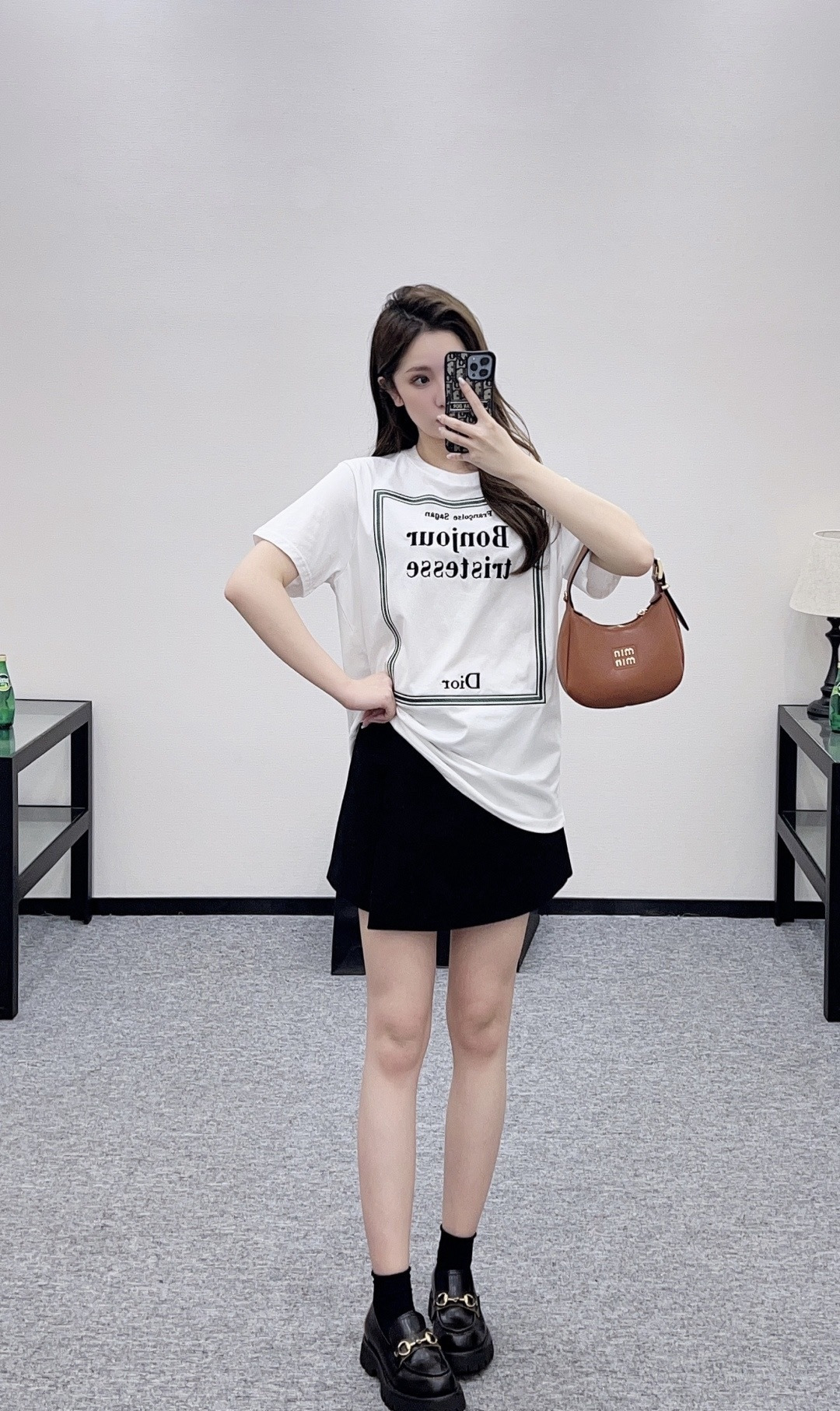 NO:697512,,,19860909,,,Women's clothing