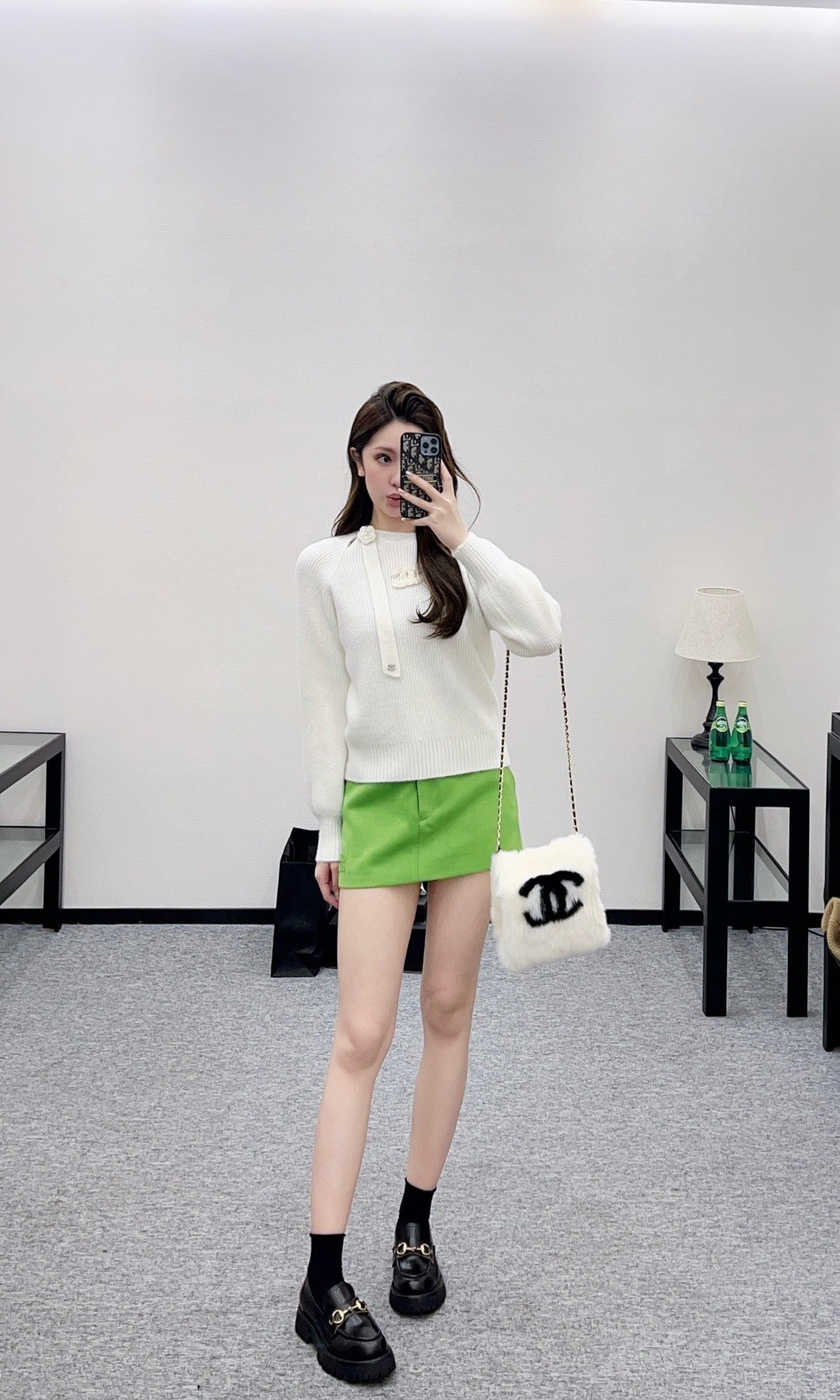 NO:707950,,,19860909,,,Women's clothing