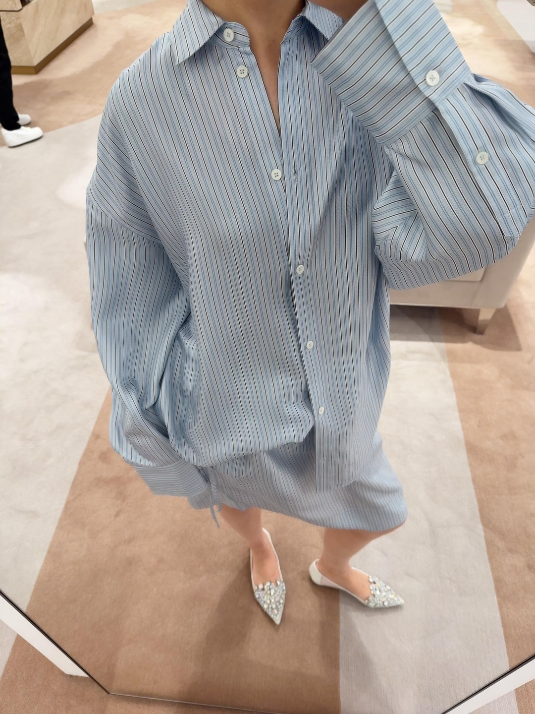 NO:708008,,,19860909,,,Women's clothing