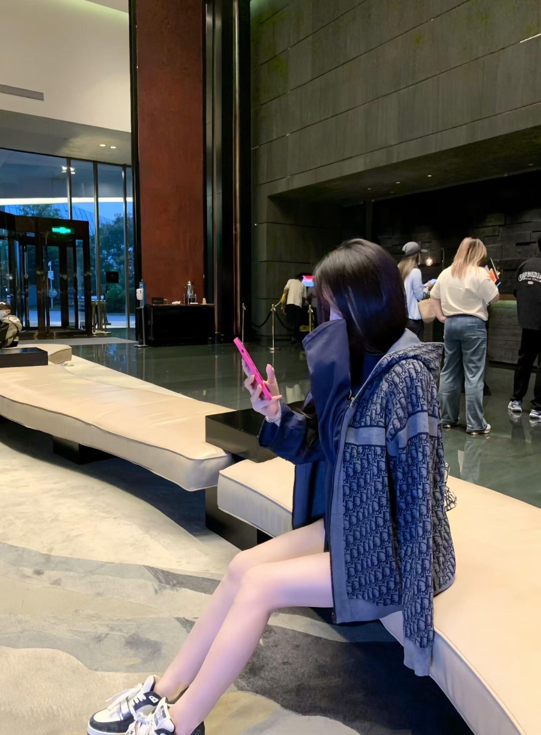 NO:707971,,,19860909,,,Women's clothing