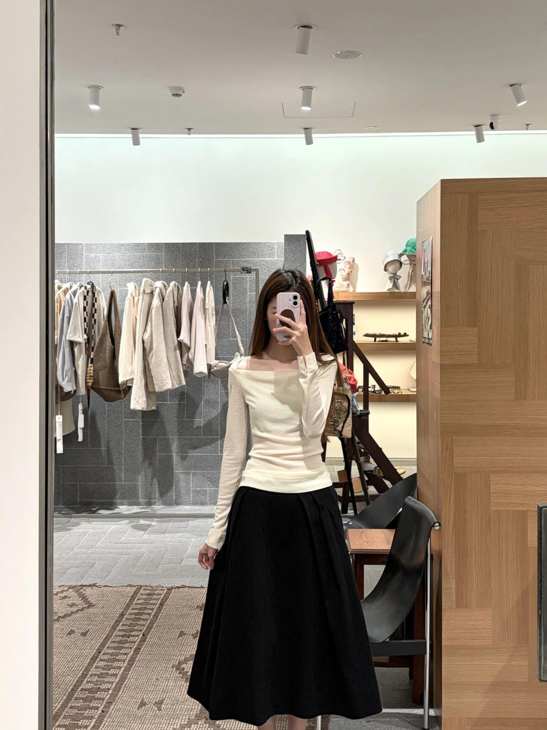 NO:708343,,,19860909,,,Women's clothing