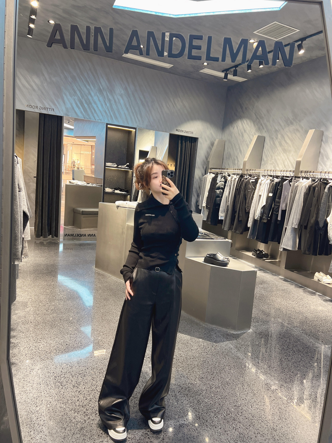 NO:708339,,,19860909,,,Women's clothing