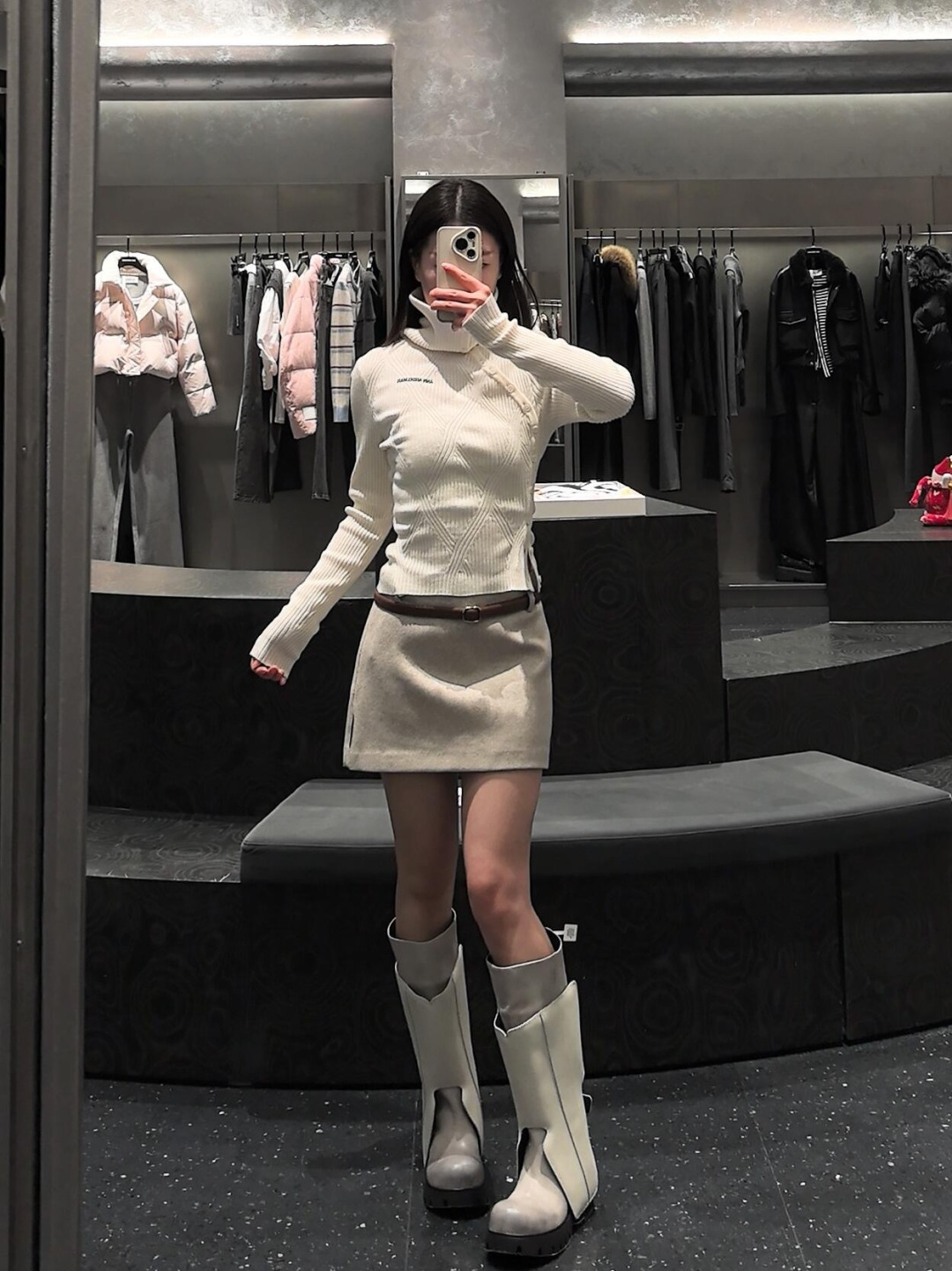 NO:708330,,,19860909,,,Women's clothing