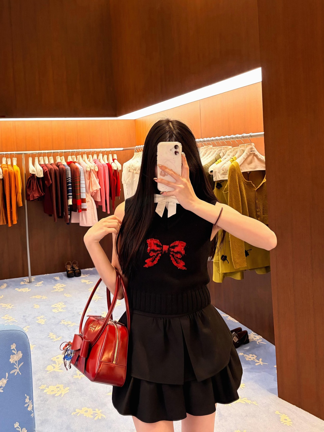 NO:708328,,,19860909,,,Women's clothing