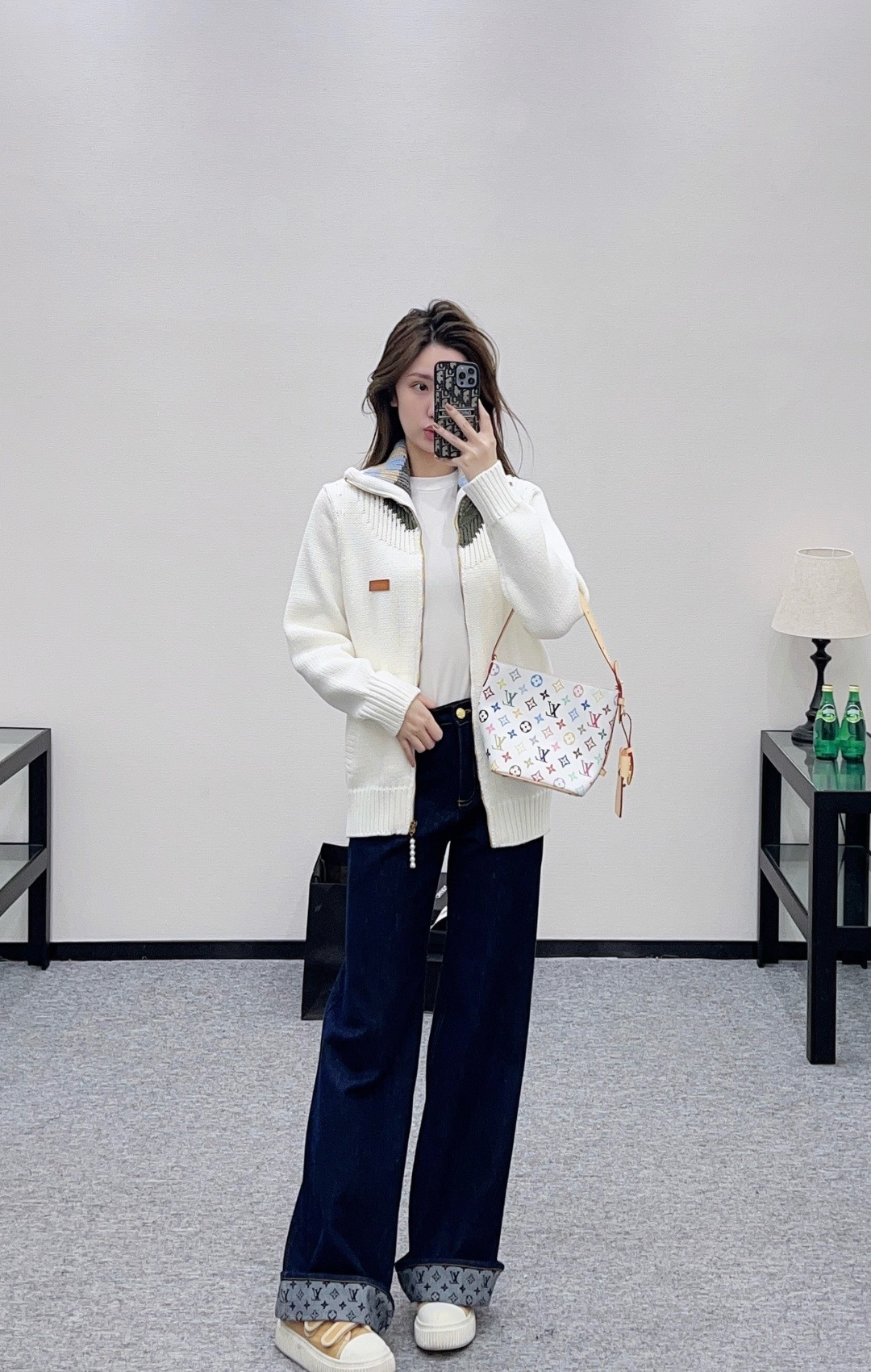 NO:708642,,,19860909,,,Women's clothing