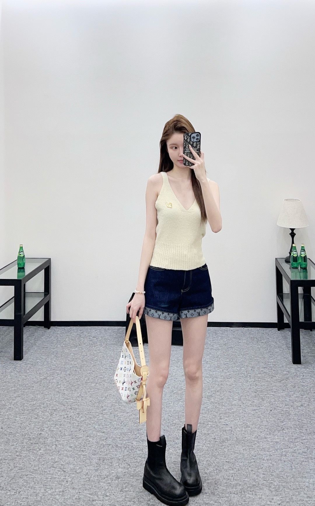 NO:708629,,,19860909,,,Women's clothing