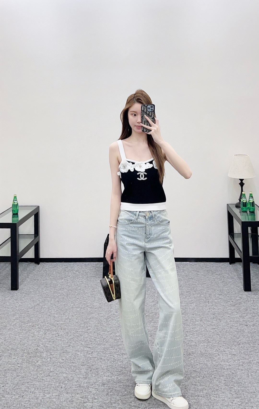 NO:709024,,,19860909,,,Women's clothing