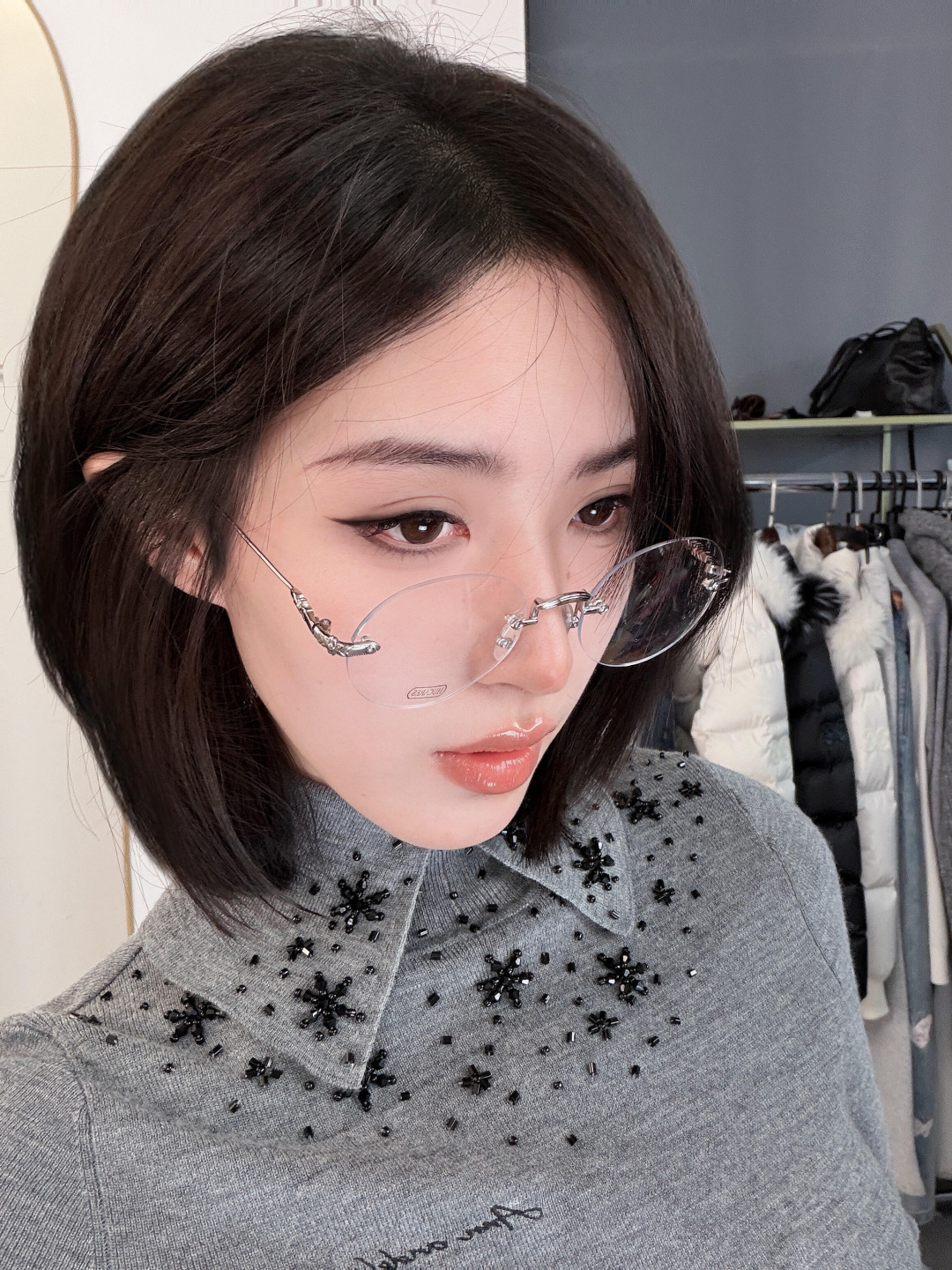 NO:709287,,,19860909,,,Women's clothing