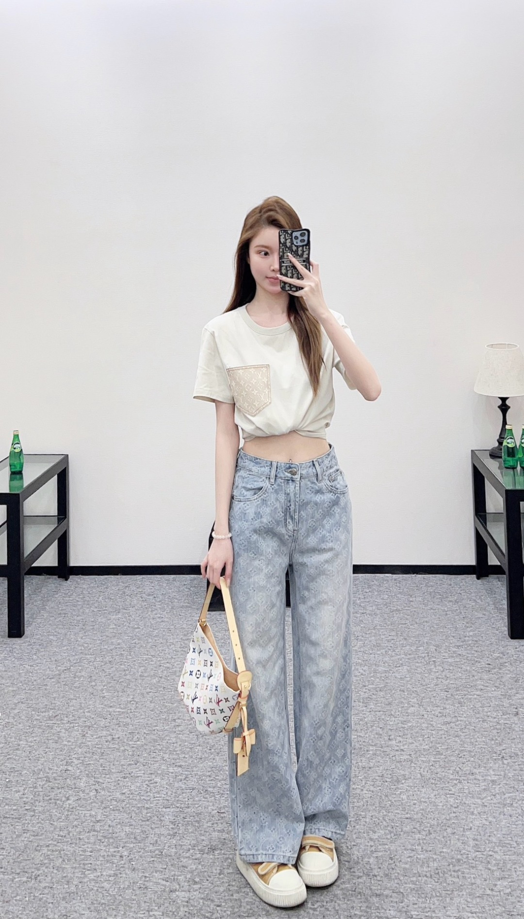 NO:709662,,,19860909,,,Women's clothing