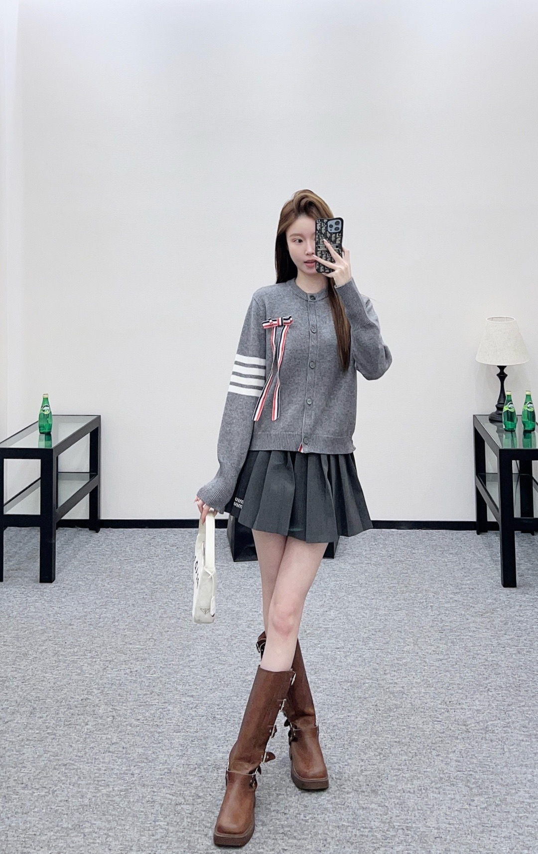 NO:709702,,,19860909,,,Women's clothing