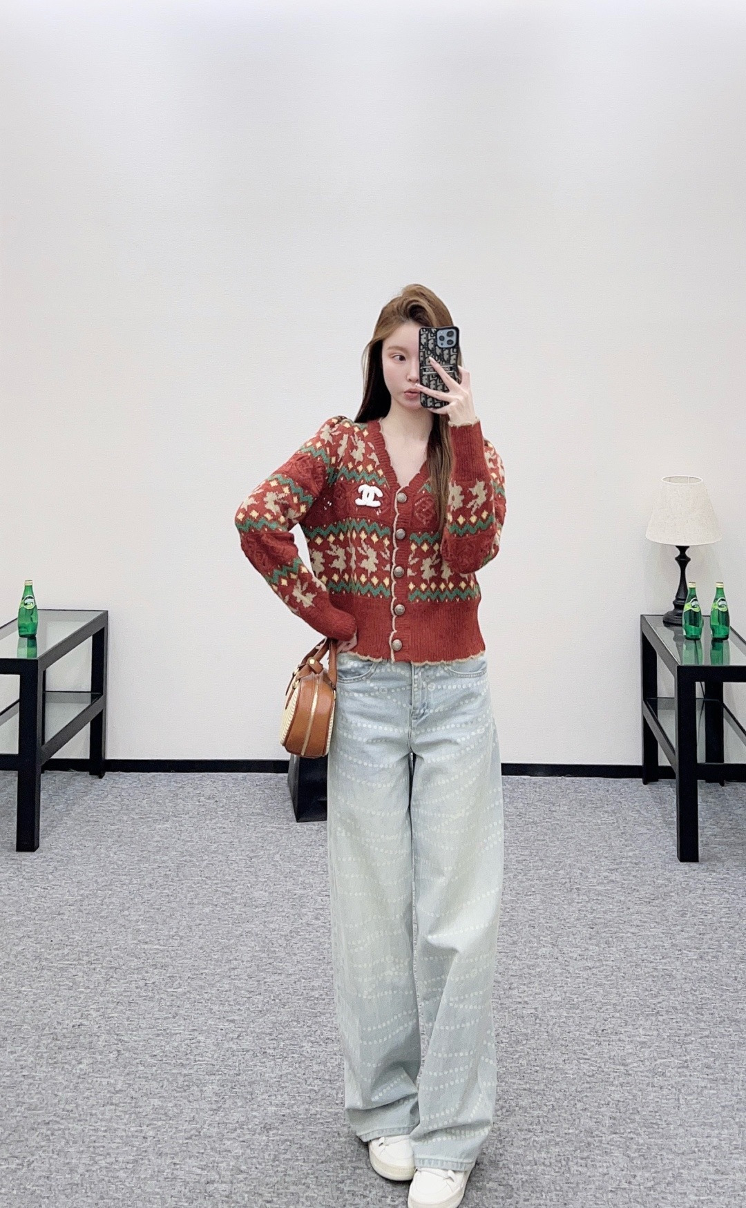 NO:709726,,,19860909,,,Women's clothing