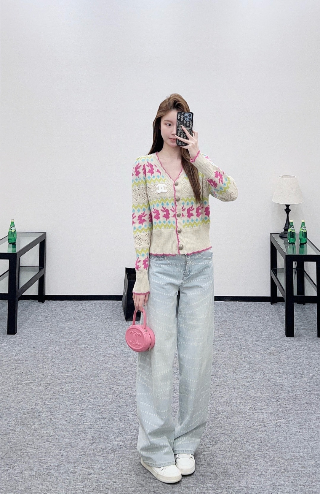 NO:709720,,,19860909,,,Women's clothing