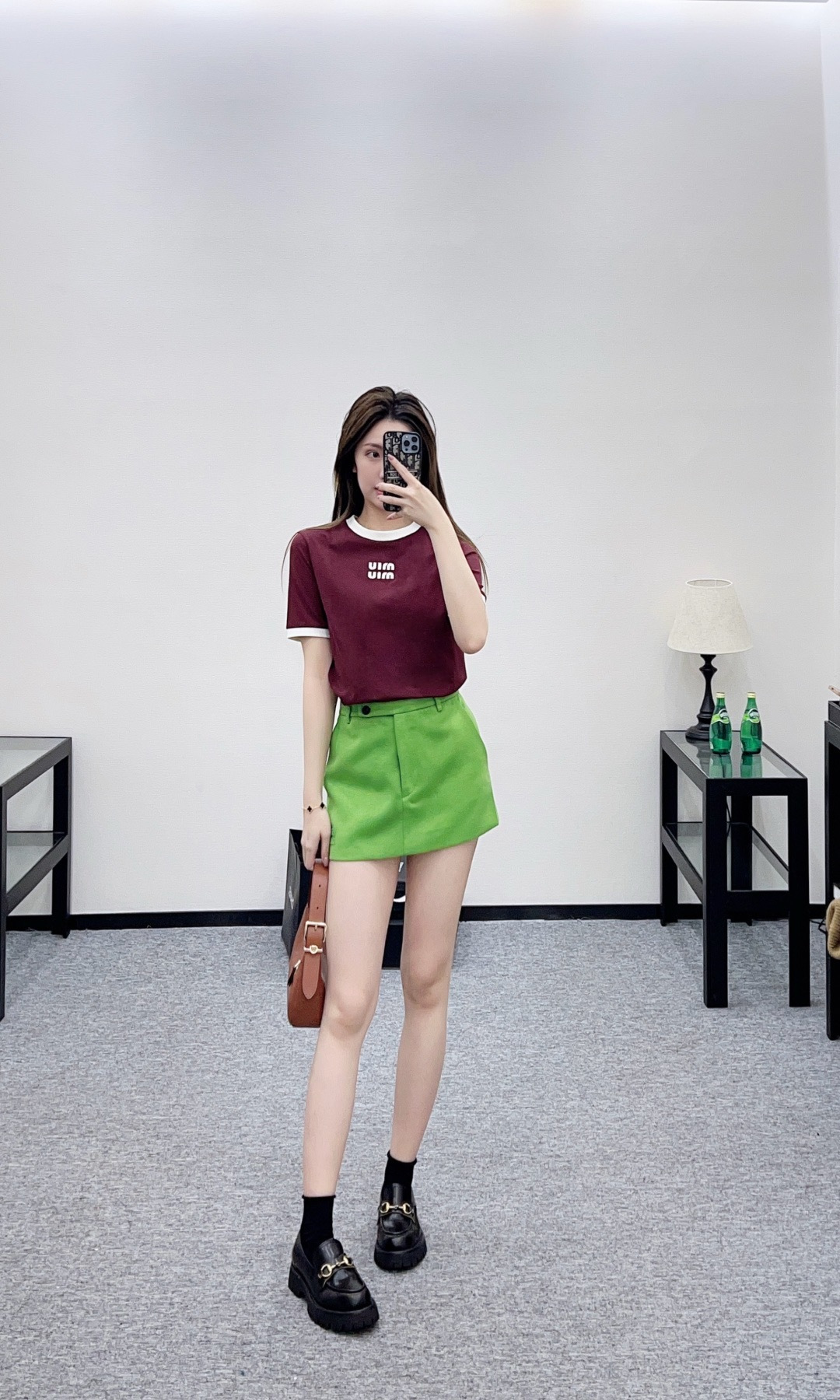 NO:712683,,,19860909,,,Women's clothing