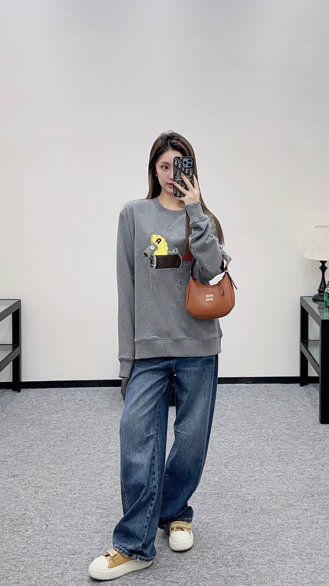 NO:713067,,,19860909,,,Women's clothing