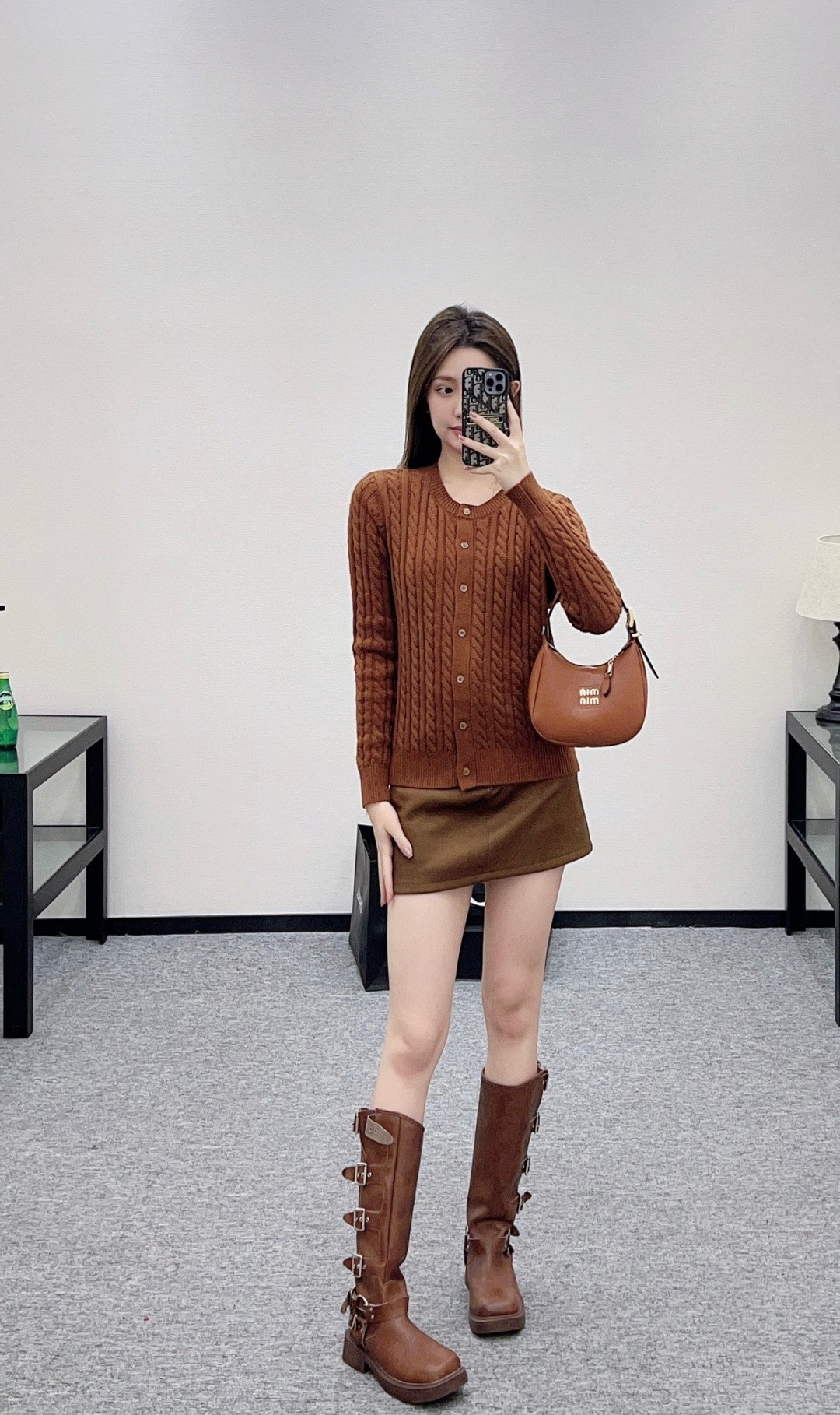 NO:713080,,,19860909,,,Women's clothing