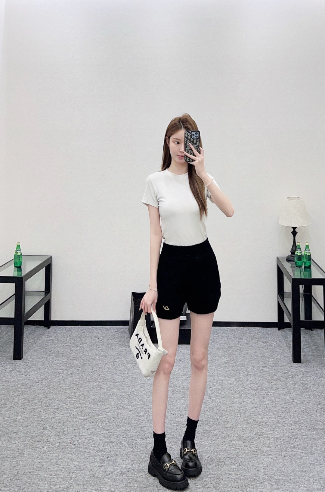 NO:713124,,,19860909,,,Women's clothing