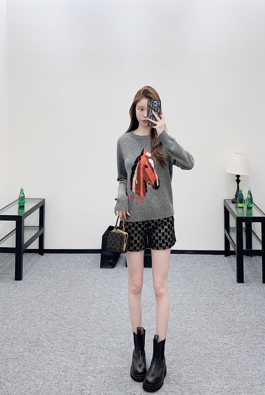 NO:713113,,,19860909,,,Women's clothing