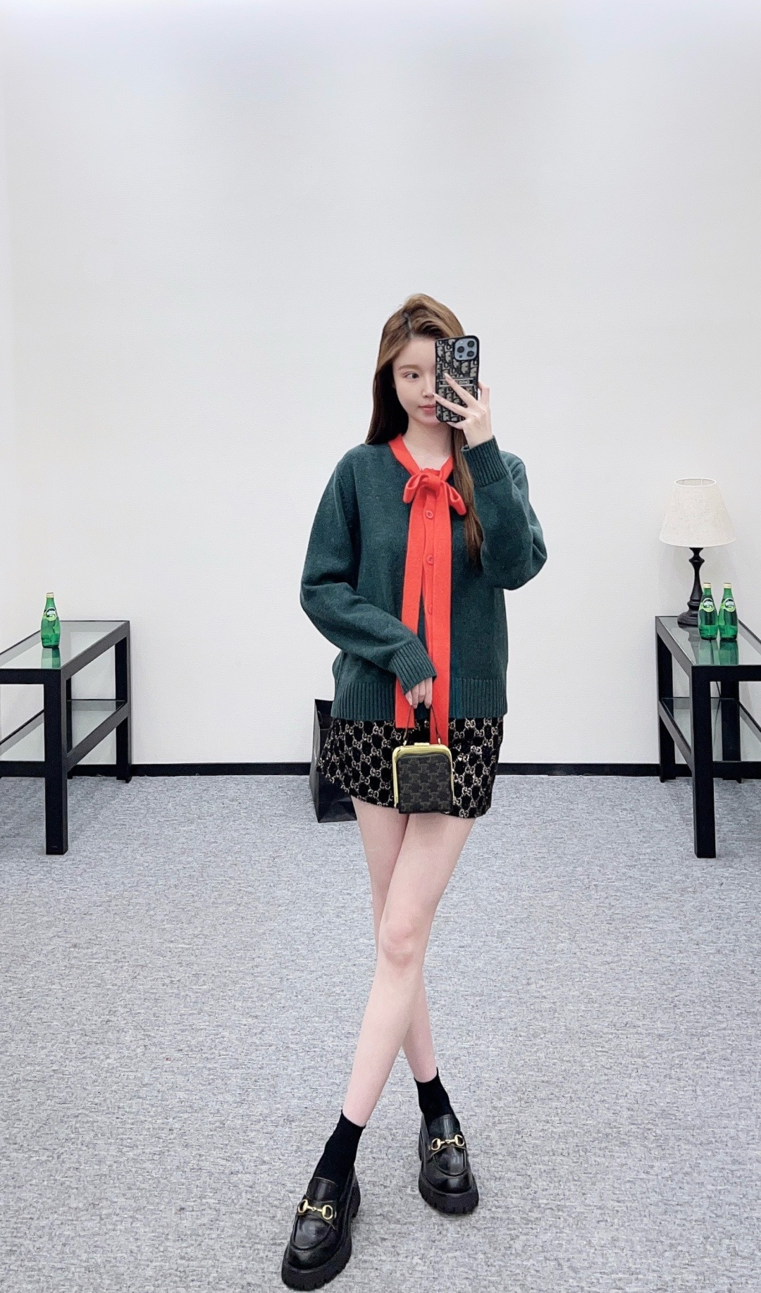 NO:713135,,,19860909,,,Women's clothing