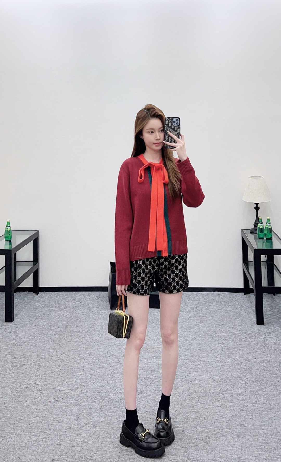 NO:713129,,,19860909,,,Women's clothing