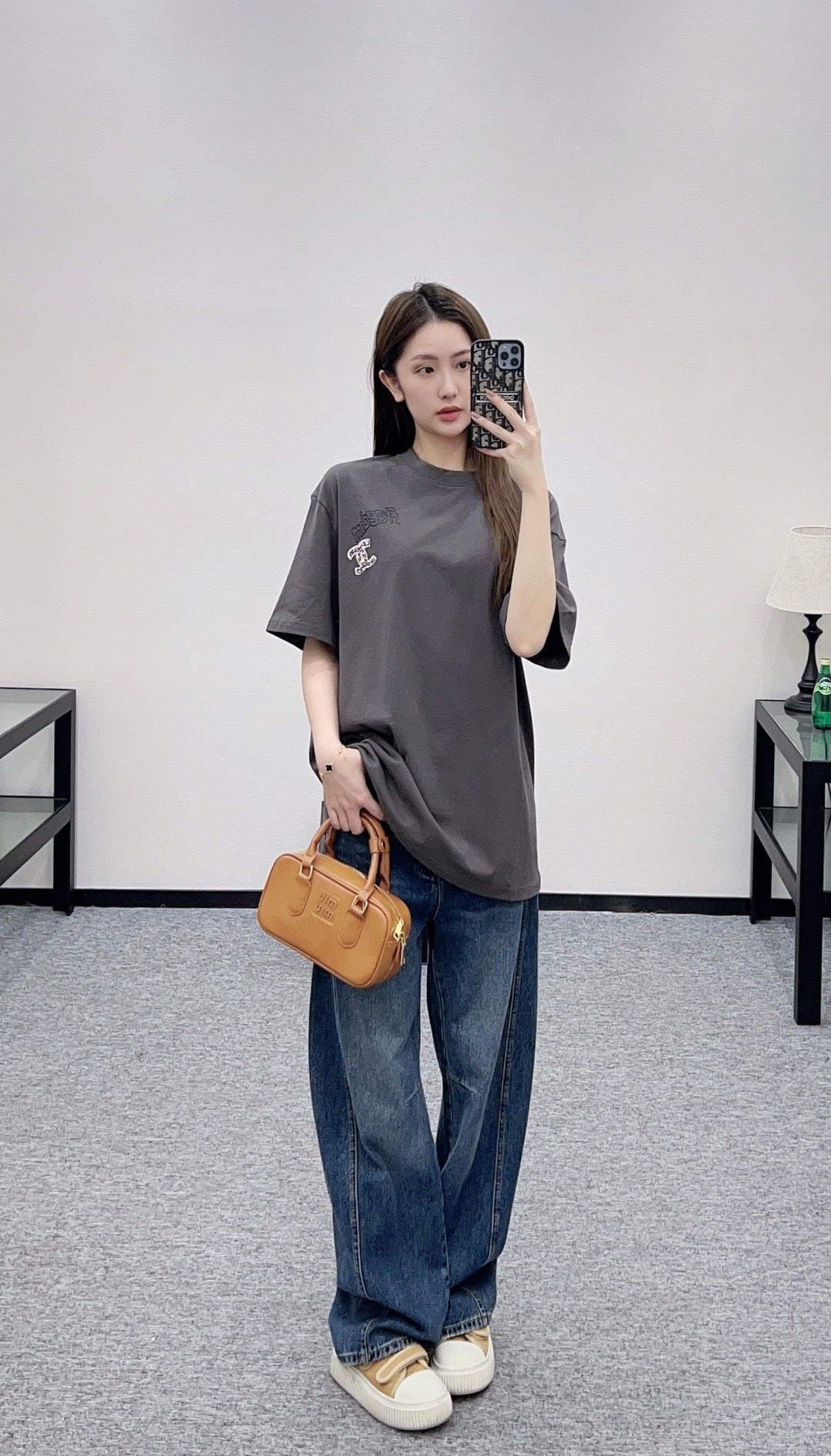 NO:713555,,,19860909,,,Women's clothing