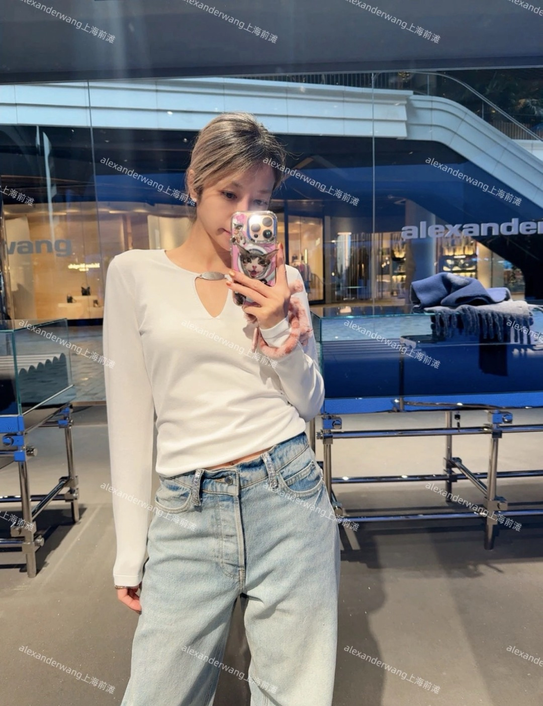 NO:715692,,,19860909,,,Women's clothing