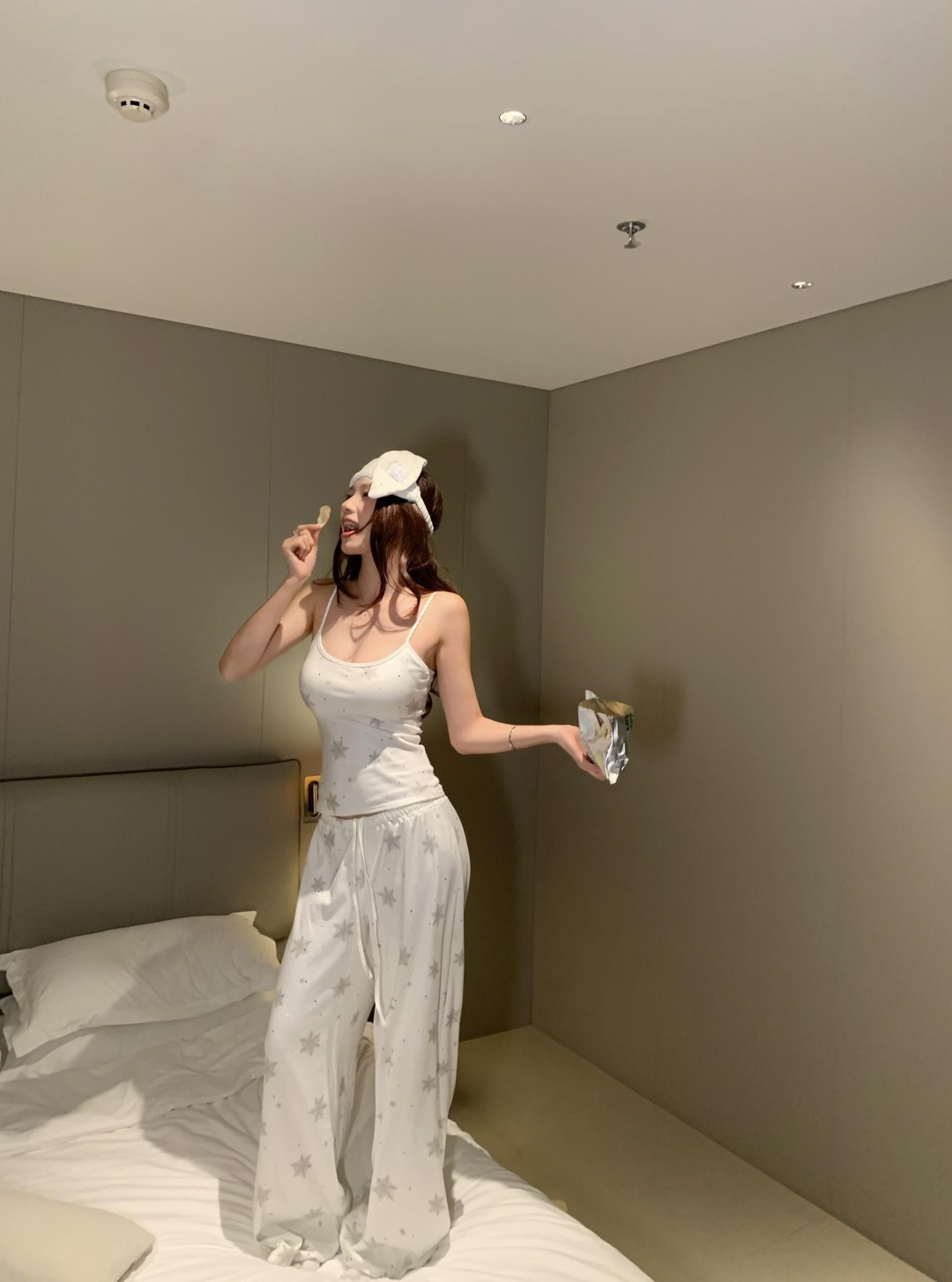 NO:729946,,,19860909,,,Women's clothing