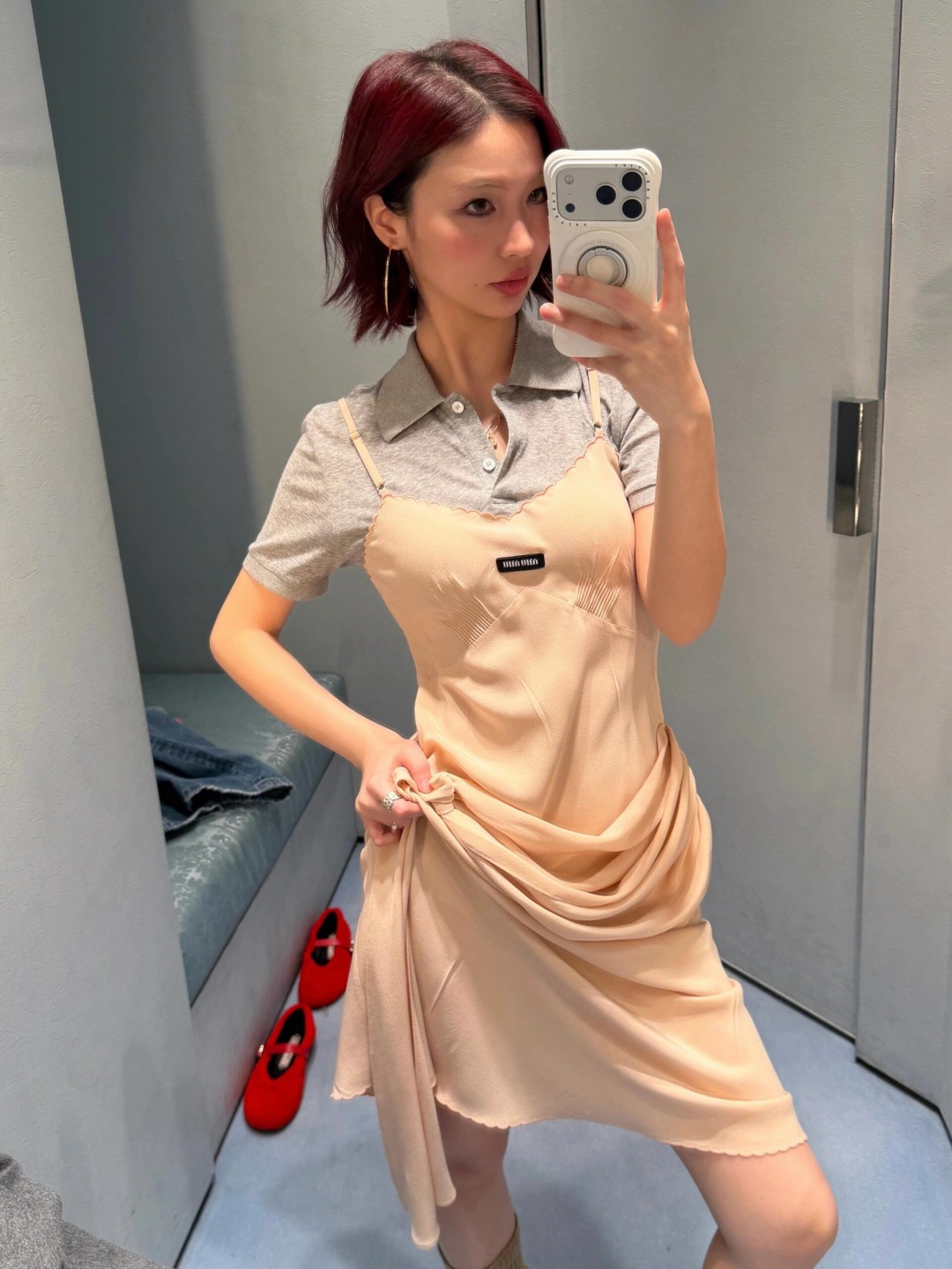 NO:733008,,,19860909,,,Women's clothing