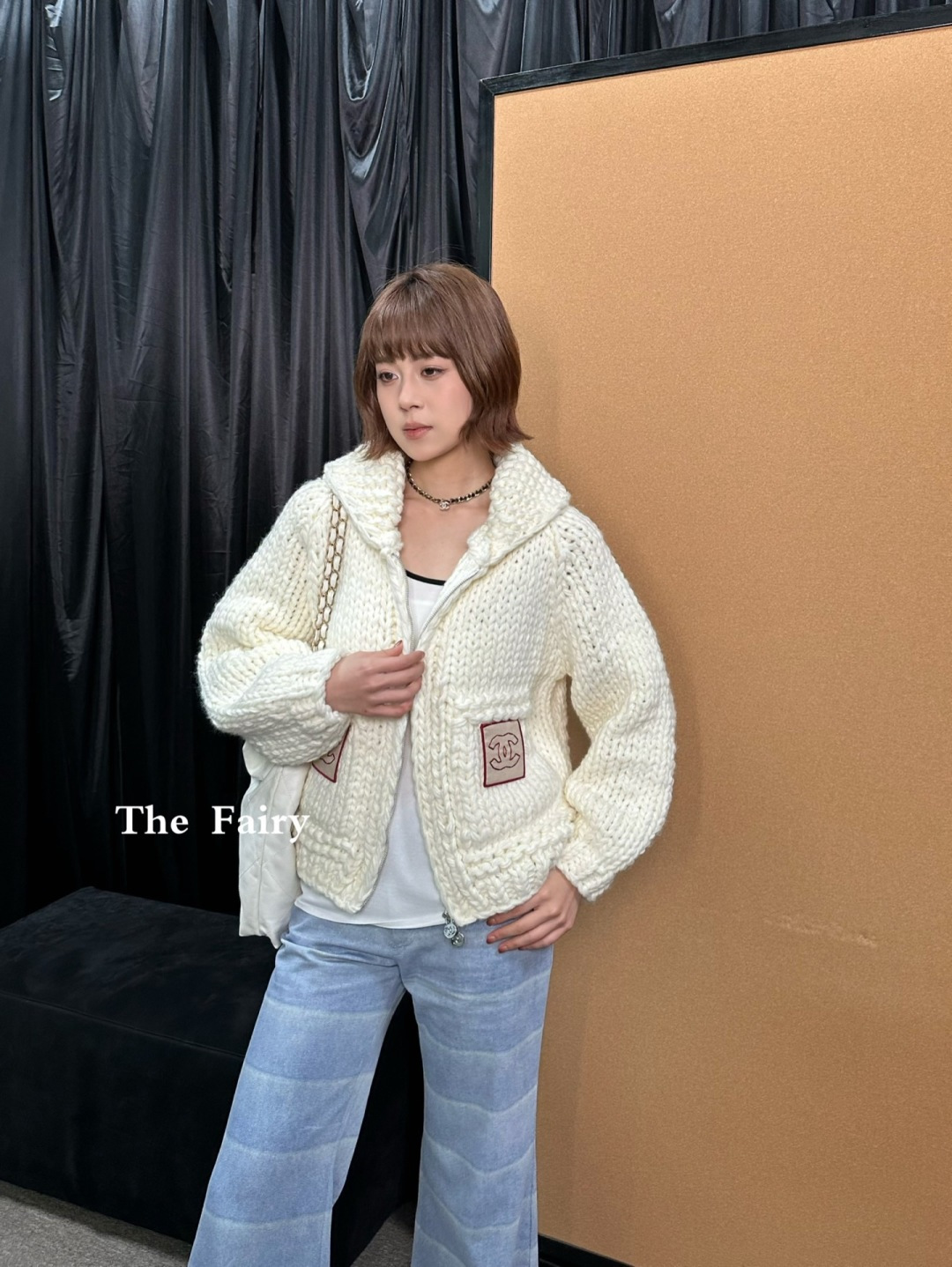 NO:737318,,,19860909,,,Women's clothing