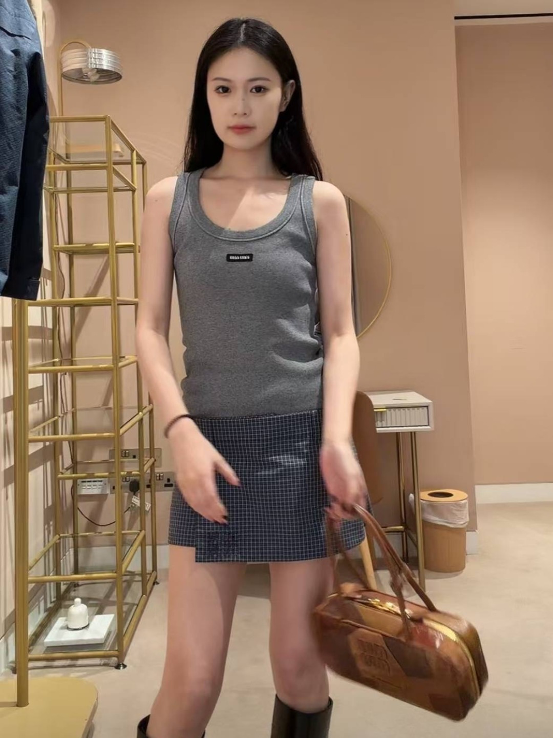 NO:738255,,,19860909,,,Women's clothing