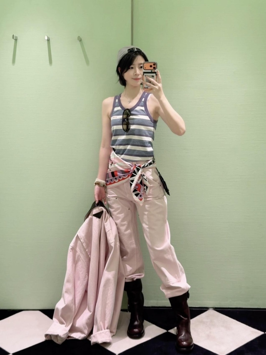 NO:738262,,,19860909,,,Women's clothing