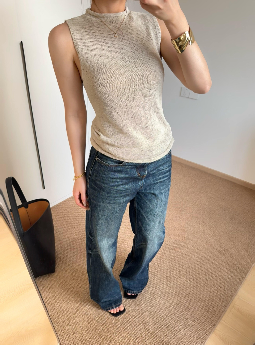 NO:739153,,,19860909,,,Women's clothing