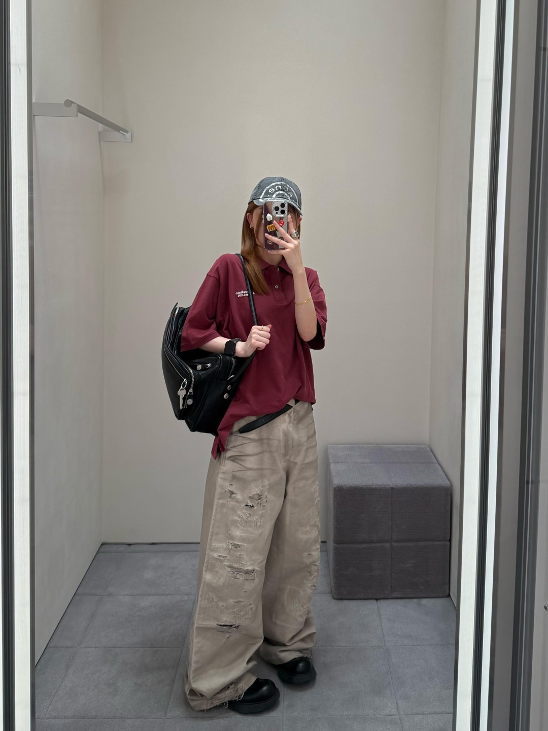 NO:749739,,,19860909,,,Women's clothing