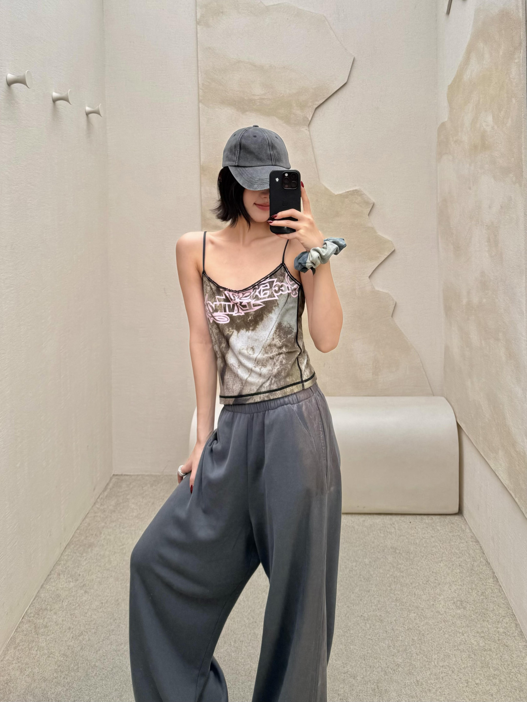 NO:758024,,,19860909,,,Women's clothing