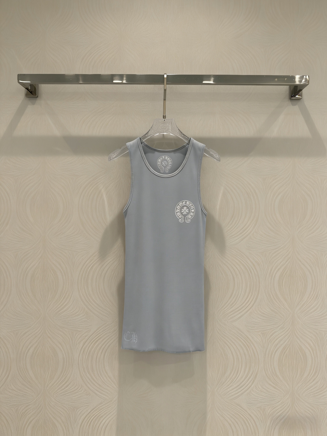 NO:759531,Crow Heart BabyBlue vest dress, the baby blue color is super fresh, the horseshoe cross embroidery on the chest is super recognizable, the ribbed fabric is close to the skin and breathable, super comfortable to wear in summer, the slim cut shows your figure, it is great to wear alone or with a cardigan, it is easy to switch between multiple styles, white and versatile, can be used in hot girl style and vacation style, it is a must-have item for summer wardrobe!  Code numberSML,,chrome hearts,skirts,19860909克罗心BabyBlue背心裙,婴儿蓝配色超清新,胸口马蹄十字花刺绣超有辨识度,坑条面料贴肤透气,夏天穿超舒服,修身剪裁显身材,单穿or搭配开衫都很出彩,轻松切换多种风格,显白又百搭,辣妹风、度假风都能驾驭,是夏季衣橱必备单品！码数SML,,chrome hearts,skirts,,Women's clothing