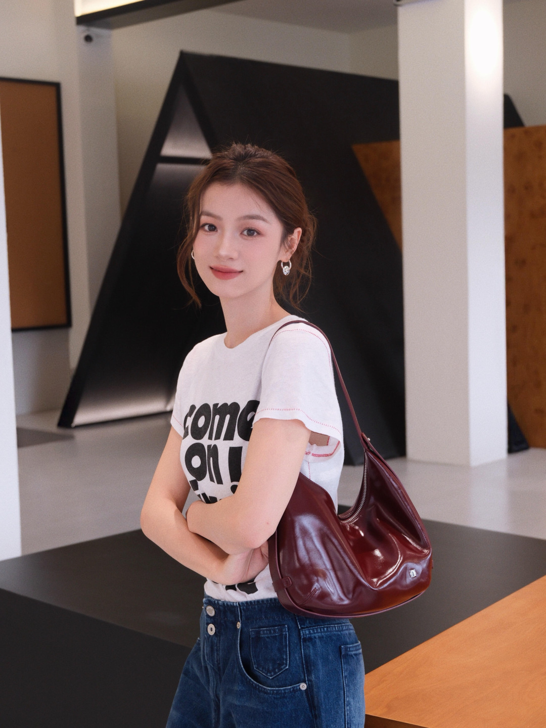 NO:762282,,,19860909,,,Women's clothing