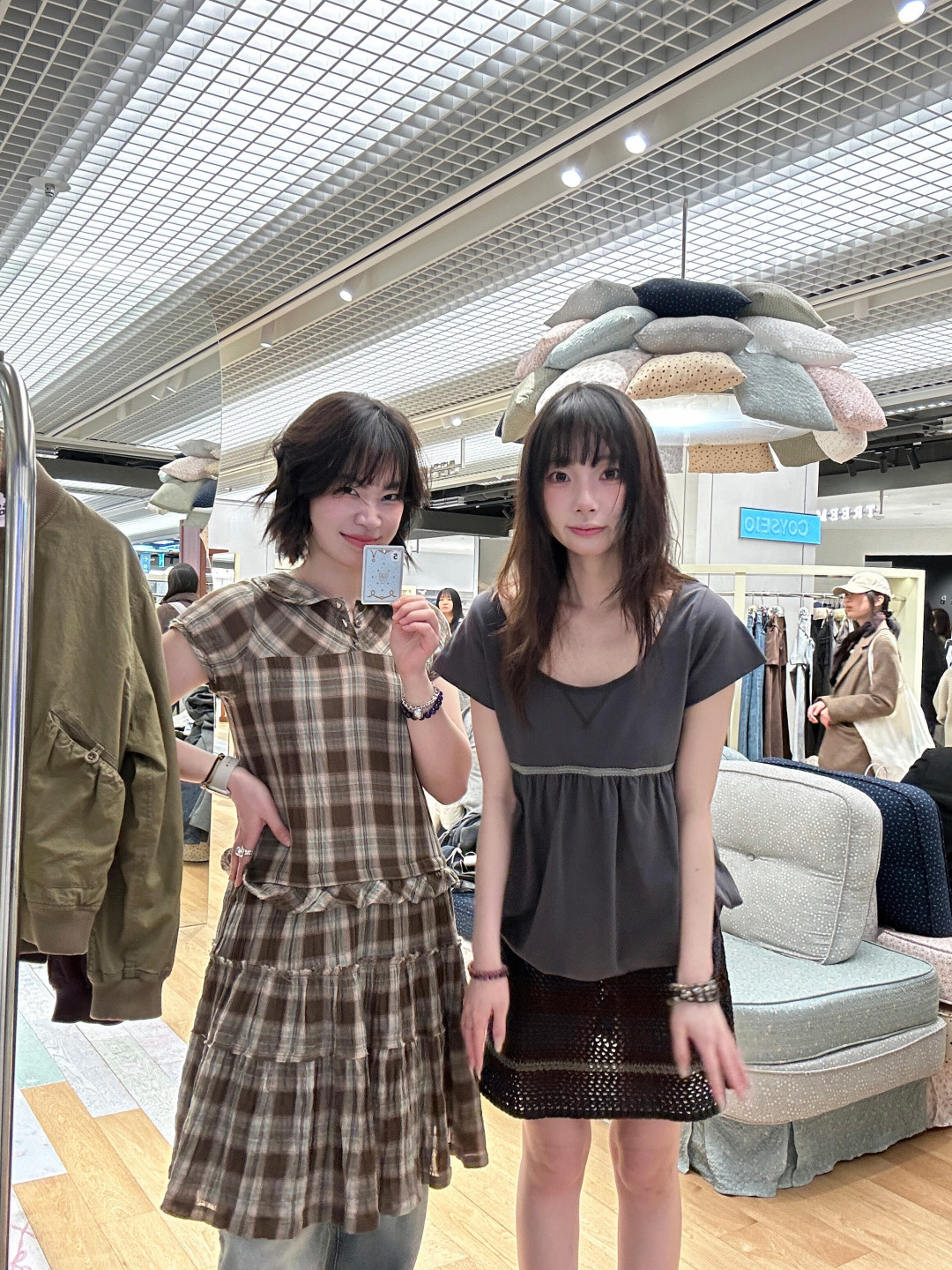 NO:791897,,,19860909,,,Women's clothing