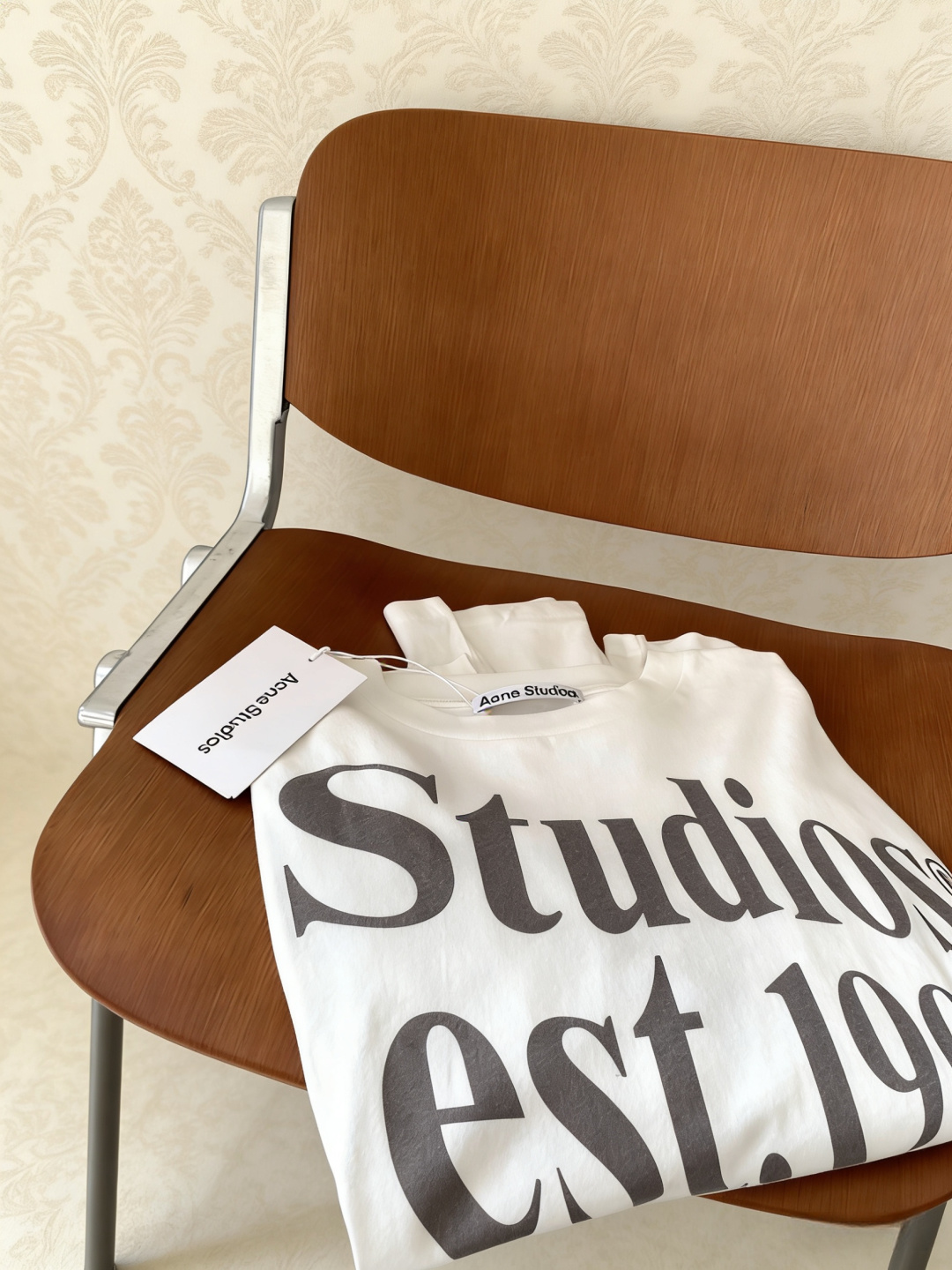 Acne Studios 1996字母长袖，经典圆领设计，全棉材质轻薄透气，春夏穿超舒服！白色主色+黑色