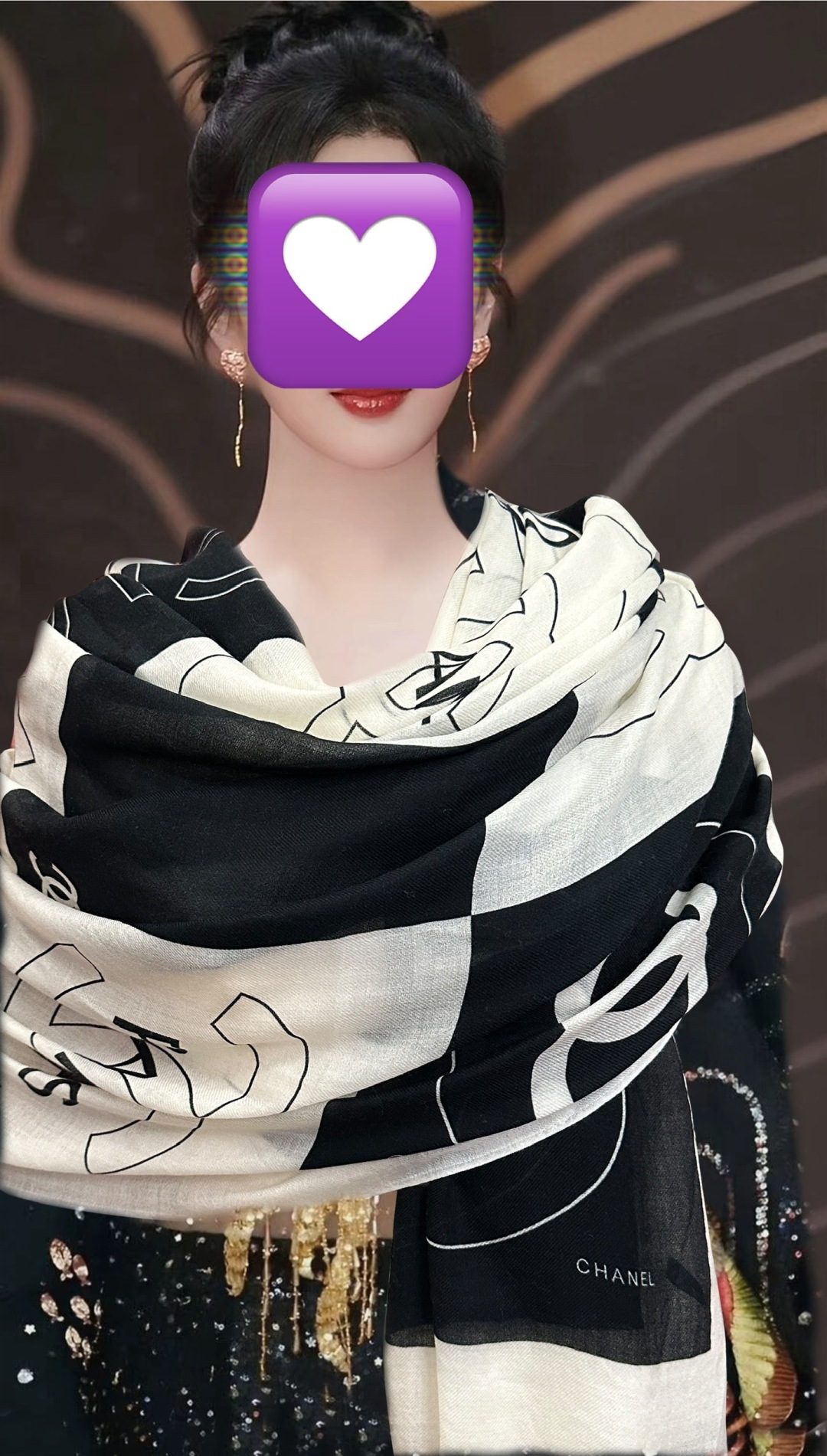 重磅推荐 小香2026 最新款 香奶奶【双c标志】必备款 顶级设计太美了，真心赞👍😘💍实物真心美 🎀披肩
