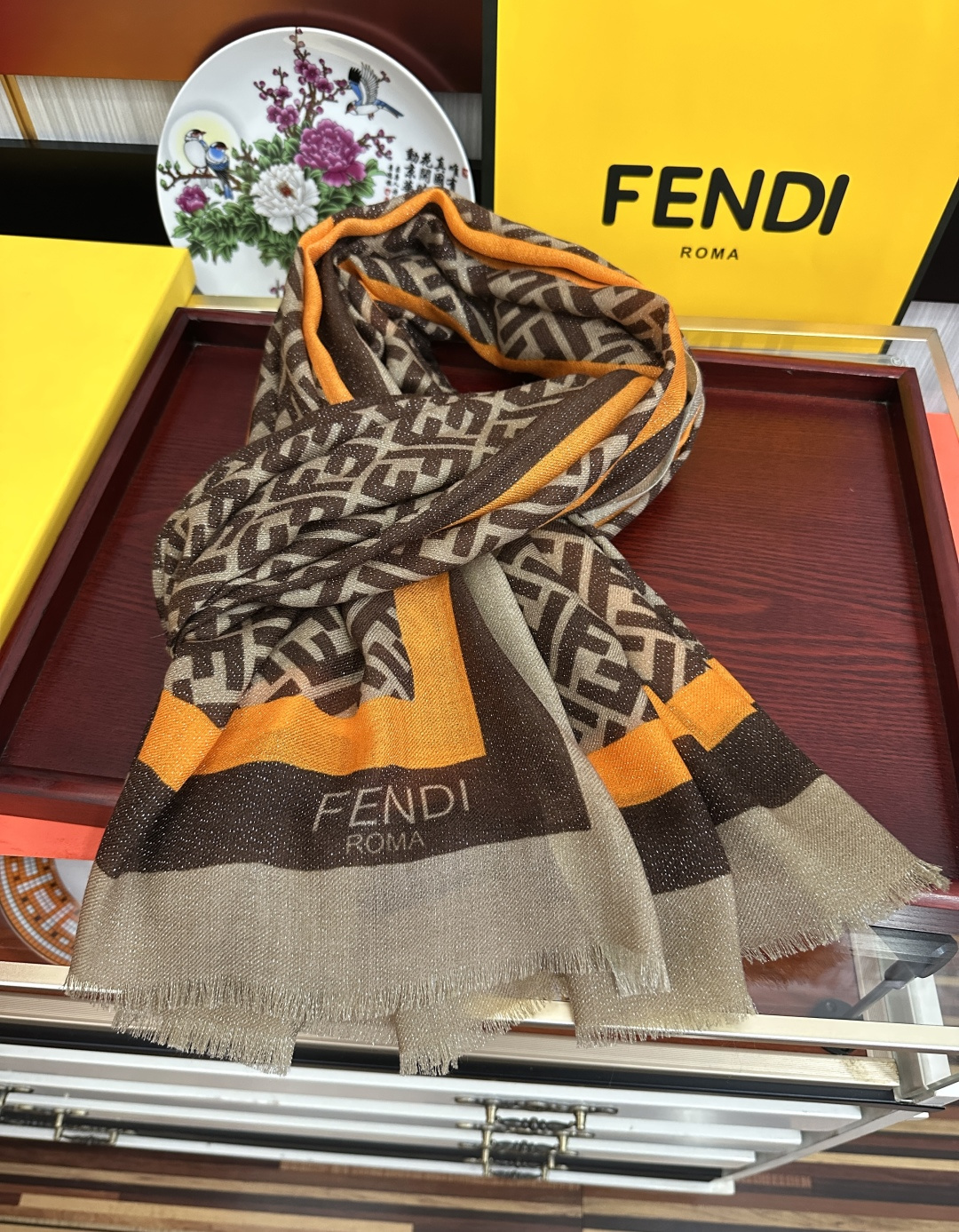 新款2026  F家最新款银丝【FF银丝印花长巾】💟 度假及日常都非常好搭配的款😍订】一看到就想去旅游‼