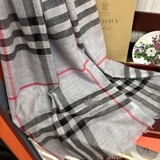 2011 爆款巴宝莉 🧣万众瞩目战马绣标经典版到货🎆最优质的年轻设计师推出的最新概念👓搭配调色纱染再色织 2011 爆款巴宝莉 🧣万众瞩目战马绣标经典版到货🎆最优质的年轻设计师推出的最新概念👓搭配调色纱染再色织