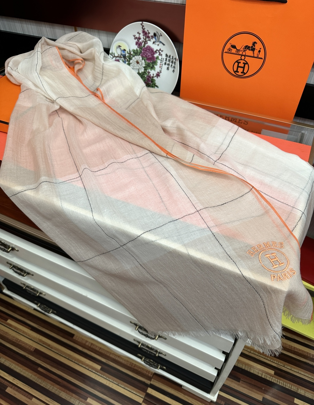爱马士🧣2026 太美了[庆祝]万众瞩目经典版到货🎆最优质的年轻设计师推出的最新概念👓搭配调色纱染再色织