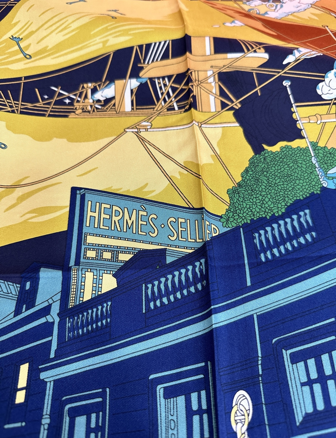 上新2026 。HERMES 重磅[庆祝]【爱马仕旗舰】方巾[嘴唇]精简时髦，品质感很显好[得意]好搭到