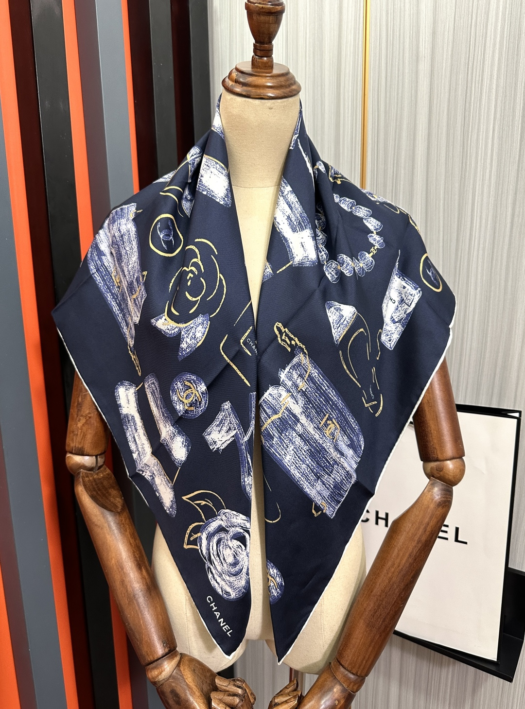 新品 小香🌟太美了[庆祝]四季都可以用‼️真心美的让人非常非常心动 上身效果简直美翻了 品质非常完美👍‼
