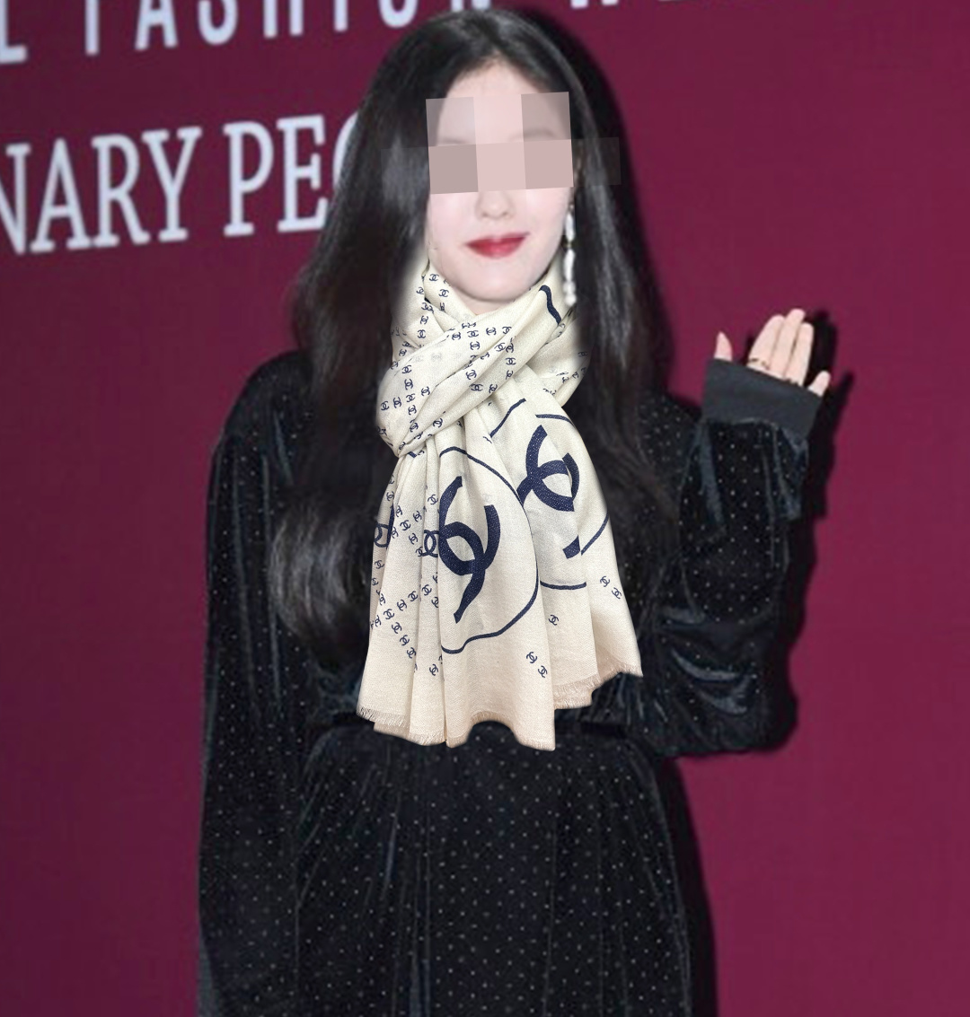 上新。小香 银丝2026 最新款[吃瓜]闪闪发光[咖啡]顶级设计太美了，真心赞👍【羊绒绒长巾】😘💍实物真