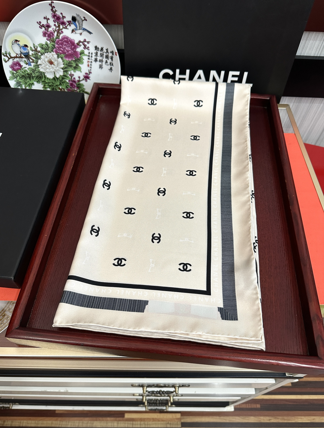 新款[發]CHANEL 官网同步【双面同色蝴蝶结🎀】18姆米 2026新品方巾必须征服它今年丝巾的戴法[