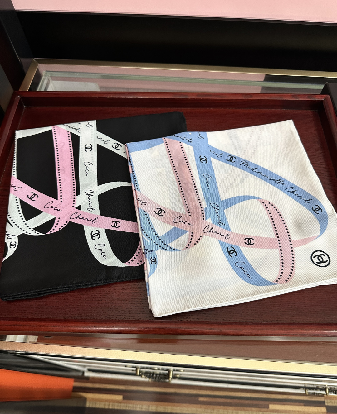 高品质 香奈儿精致款边 永远都是那么经典[發]『▪️落入安稳，经典宇宙情人』香粉欢喜时刻[嘴唇]专柜年年